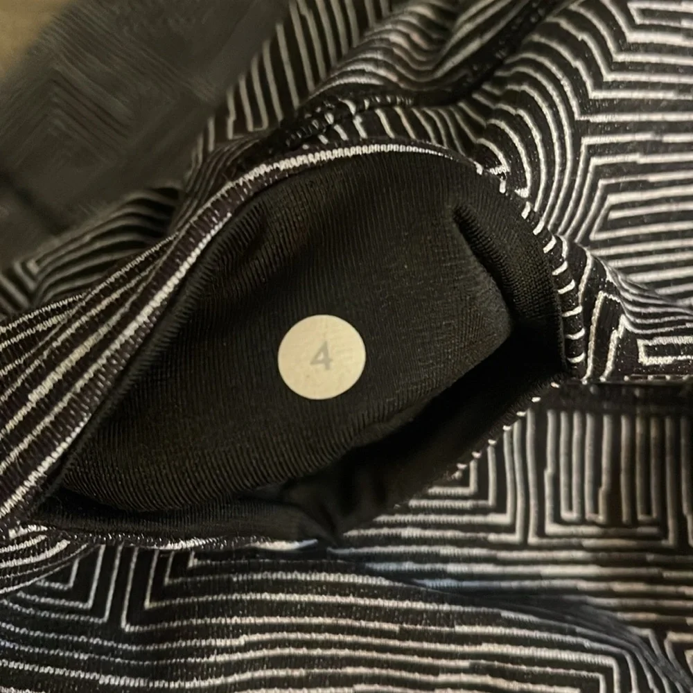 Lululemon. - Picture 2 of 3